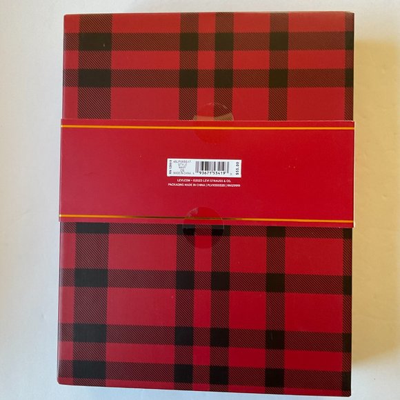 LEVI'S Men's "Beanie & Scarf" Boxed Gift Set NIB - Picture 3 of 4